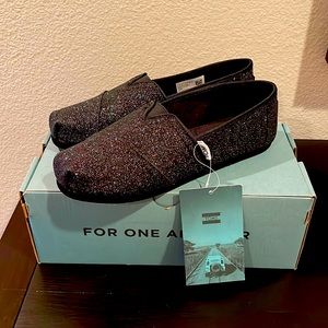 Black sparkle TOMS girl’s Y3
